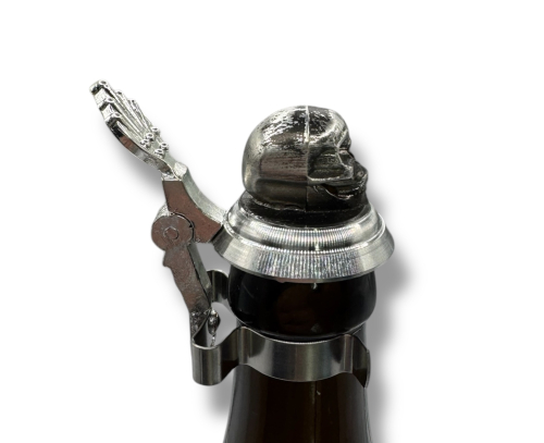 Preview: Bierflaschenverschluß Totenkopf , Zinndeckel Skull - Bierflaschendeckel