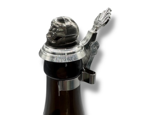 Preview: Bierflaschenverschluß Totenkopf , Zinndeckel Skull - Bierflaschendeckel