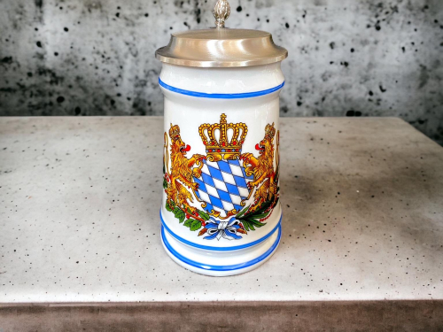 Bierkrug Bayernwappen mit Zinndeckel-Porzellankrug-Gravurfähig