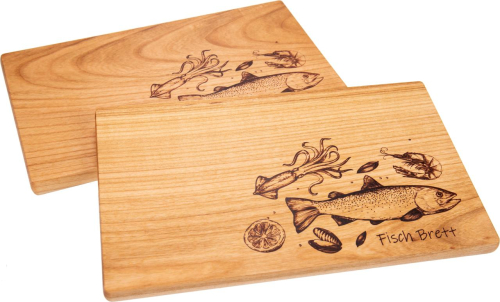 Preview: Fischbrett aus massivem Kirschholz incl. Gravur,  Schneidbrett mit Fischgrafik geölt 30 x 18 x 1,5 cm