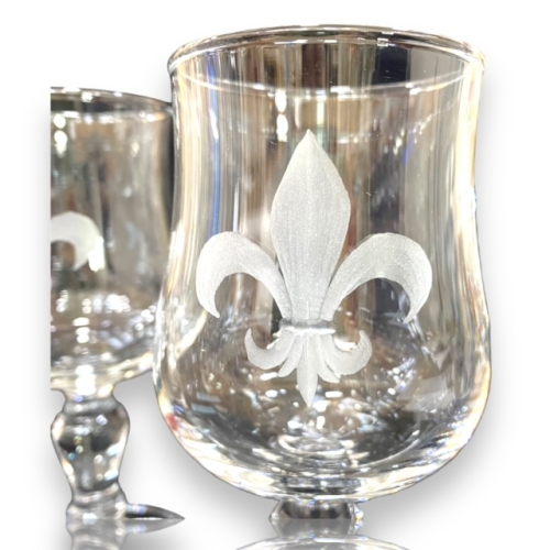 Preview: 2-teiliges Gläserset Arcoroc Normandie Weingläser mit Hand gravierter Lilie