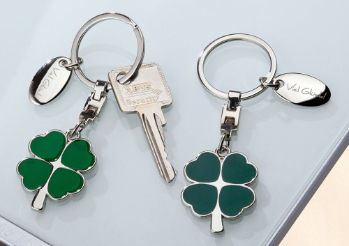Preview: Der massive Metall Schlüsselanhänger Vierblättriges Kleeblatt - Viel Glück