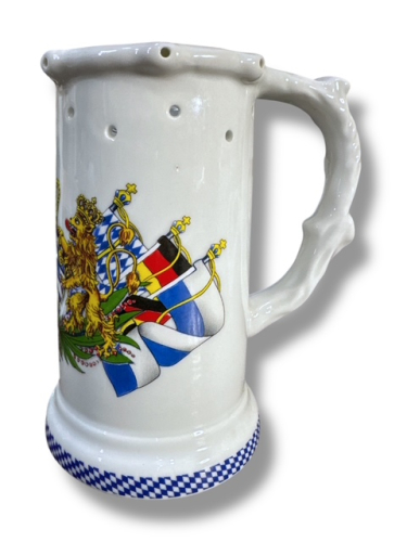 Preview: Bayerischer Vexierkrug mit Bayernwappen aus Porzellan