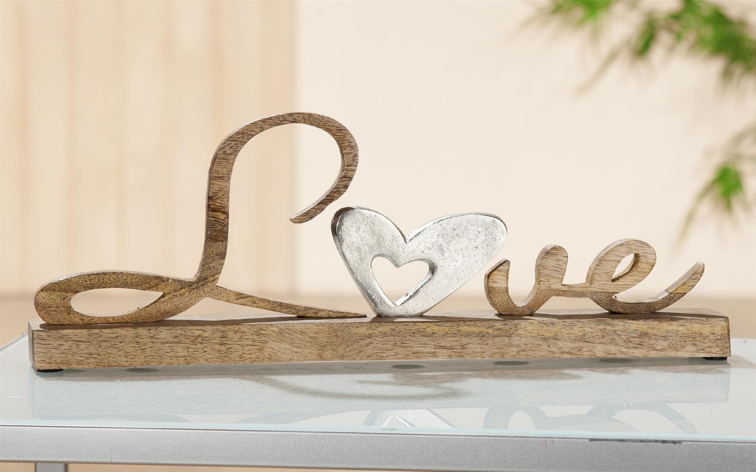 Holz Schriftzug LOVE mit Aluminium Herz auf Sockel - Gravurfähig