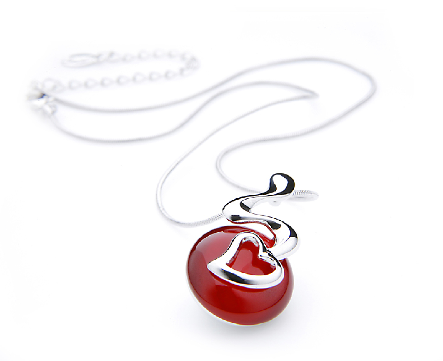 Das schöne Schmuckset mit Cat-Eye Edelstein - Versilbert